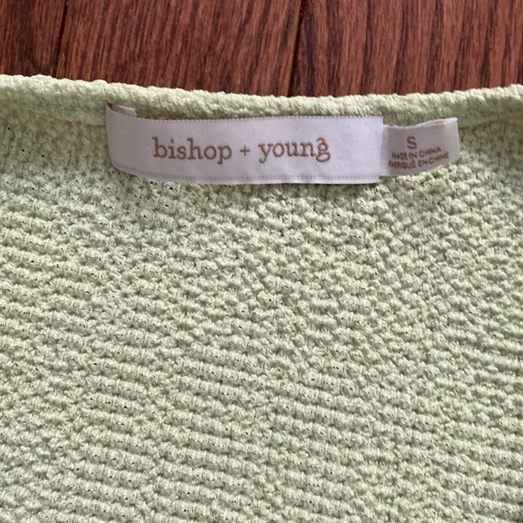 Bishop + Young green flutter sleeve top size small - Picture 3 of 6